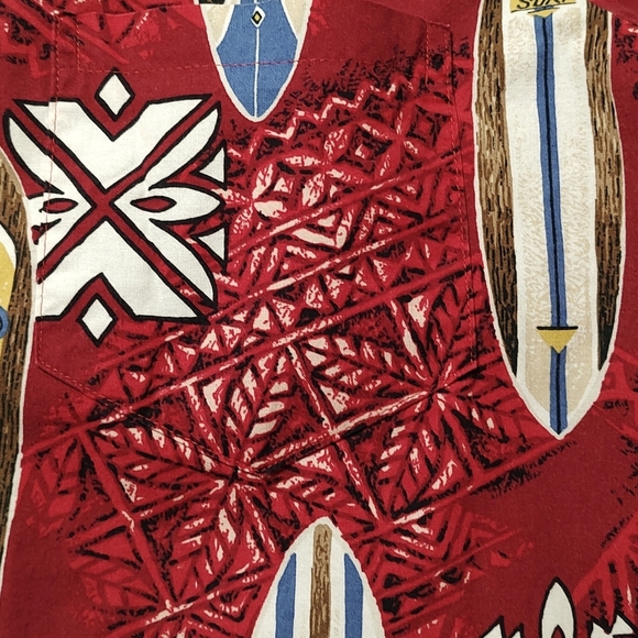 Hilo Hattie Hawaiian Shirt - Picture 4 of 4